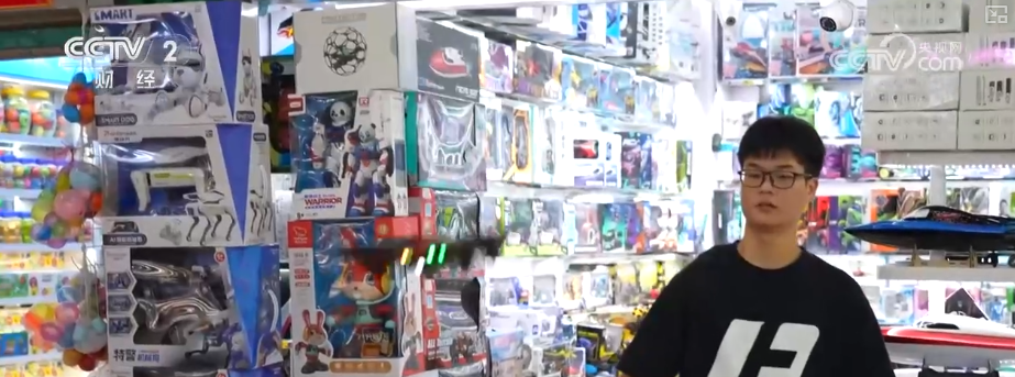 拼科技、拼创新AI加持！外贸增量含“智”量十足 逆风跑出“加